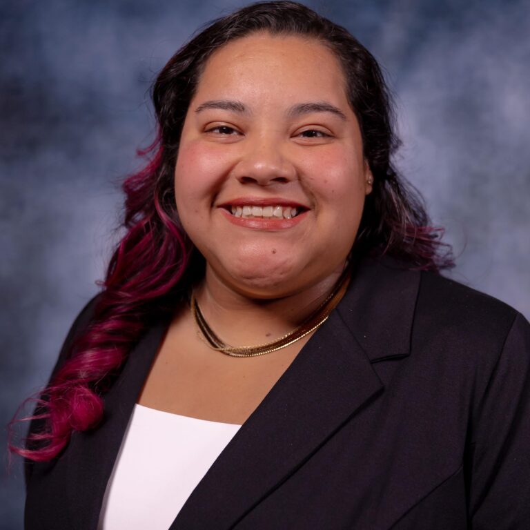 Kari Simmons headshot